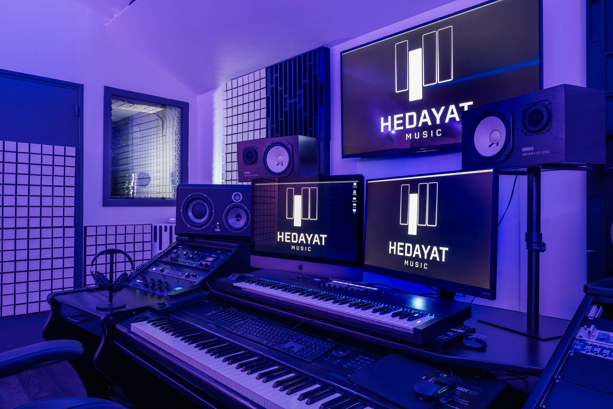 L'équipe du studio d'enregistrement Hedayat Music